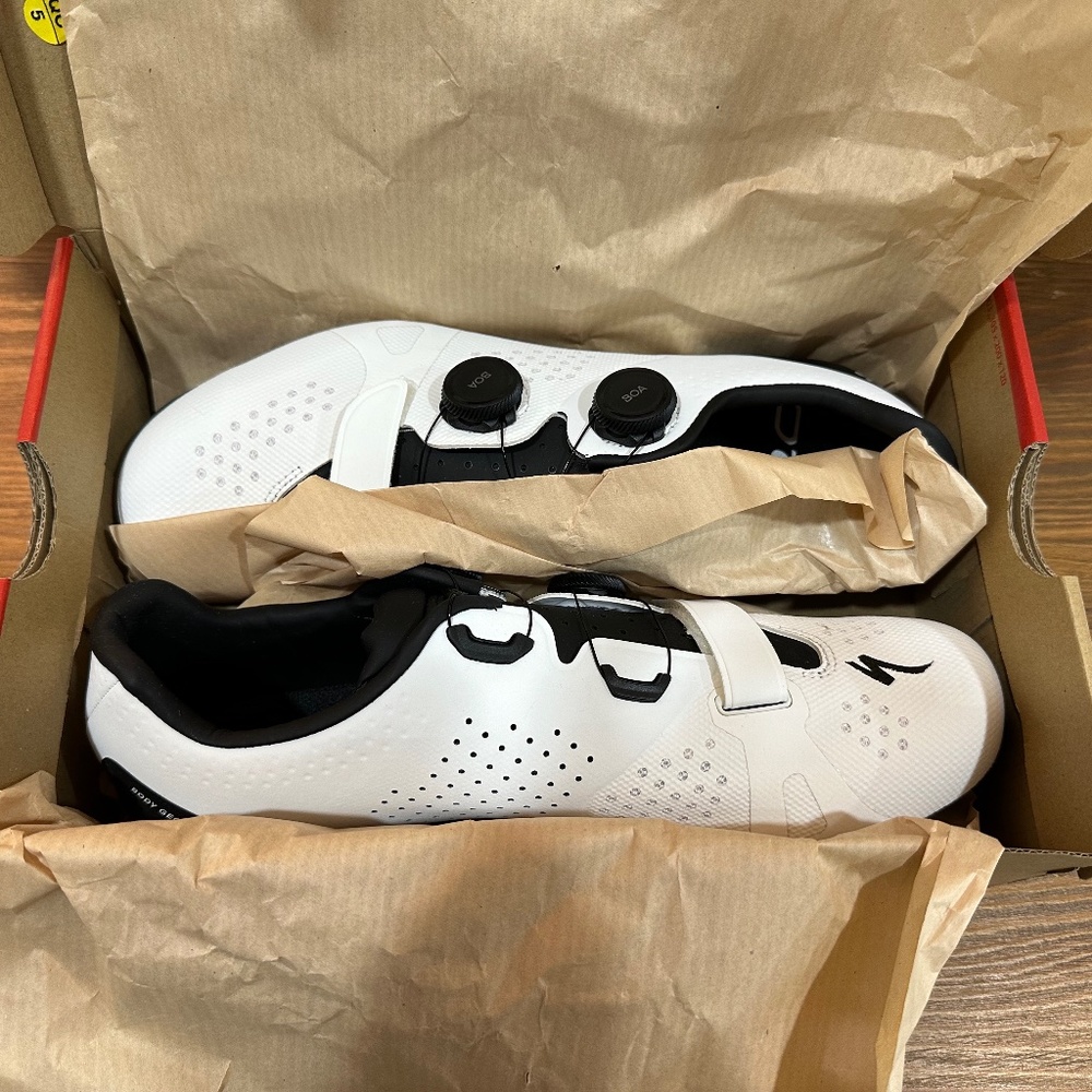 NEW Specialized Torch 3.0 Road Bike Shoes Mens Size 45 / 11.5 White & Black